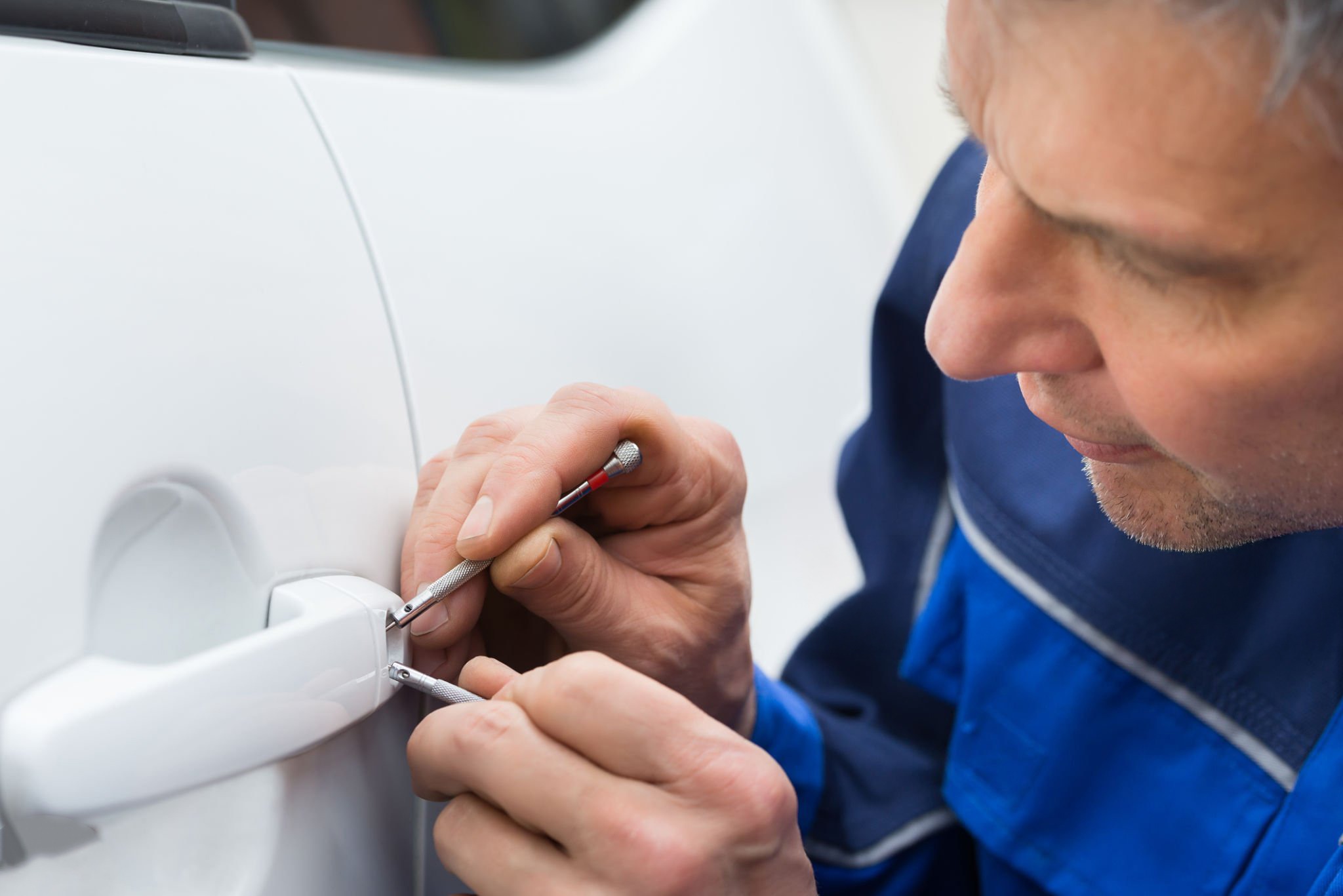 A Complete Guide to Choosing Vauxhall car key replacement Services